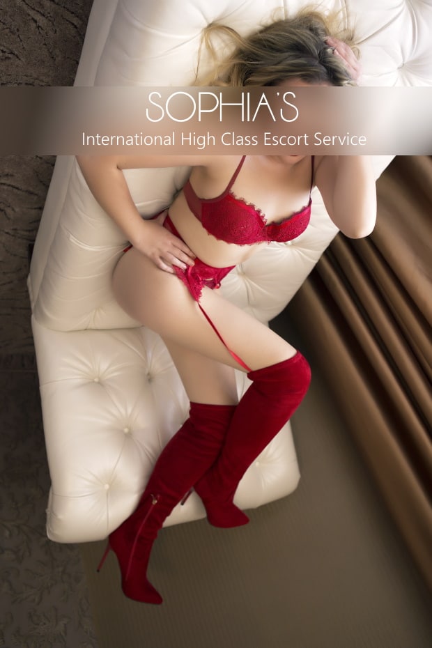 High Class Escort Service München Larissa